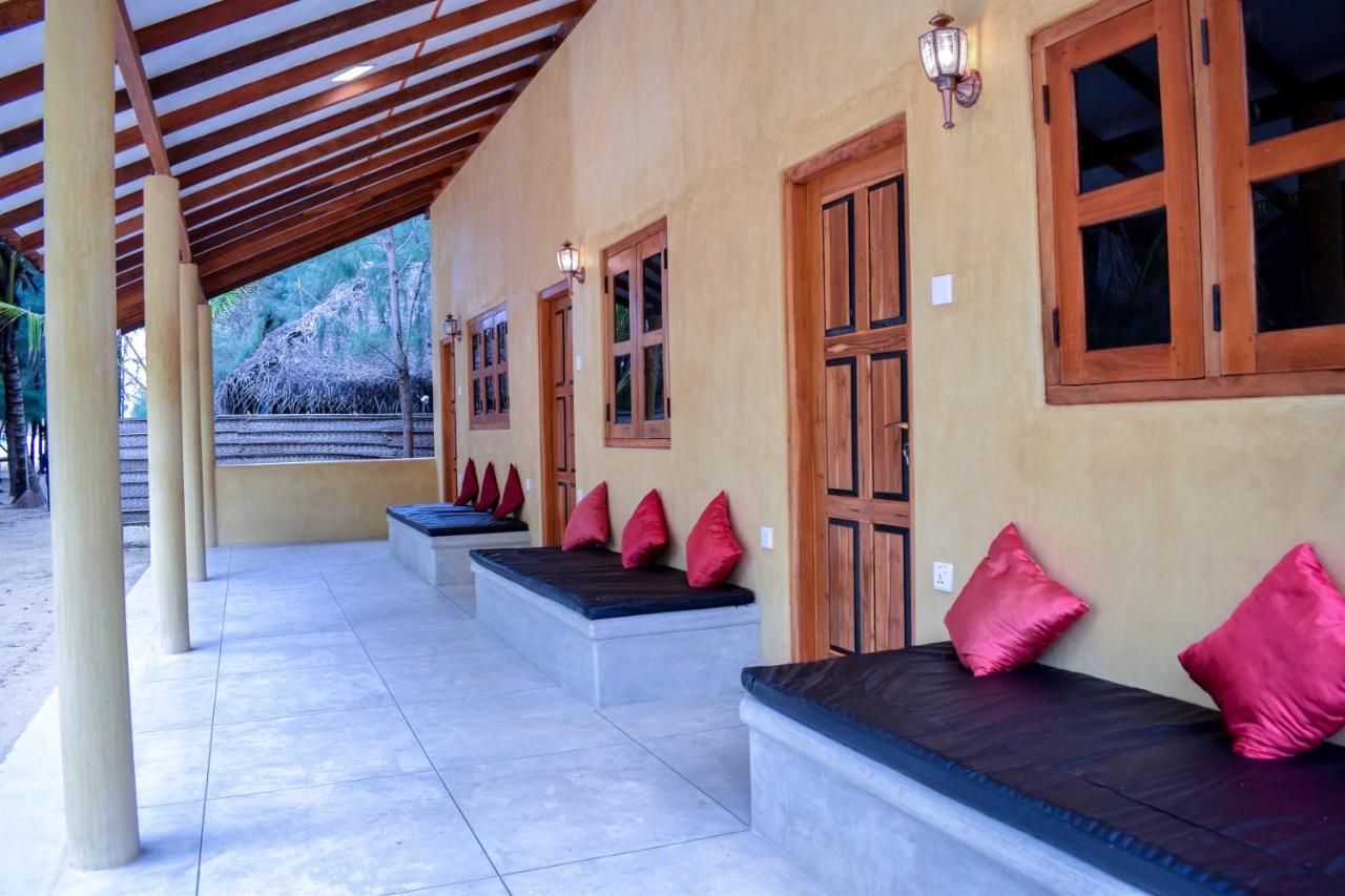 Omeesha Beach Hotel Kalpitiya Εξωτερικό φωτογραφία